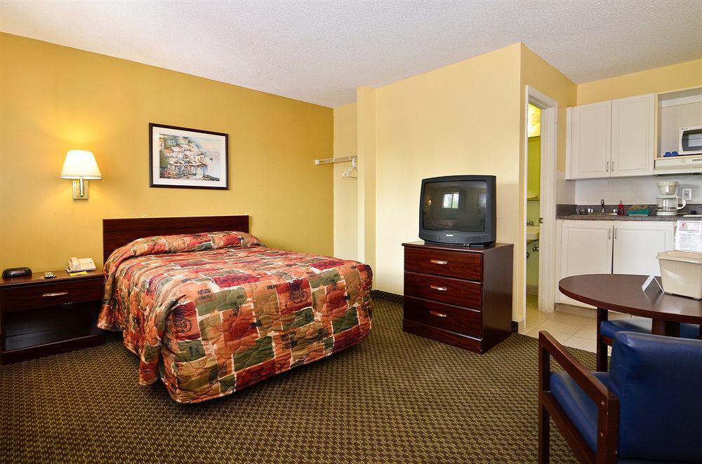 Suburban Studios Charlotte-Ballantyne Bagian luar foto