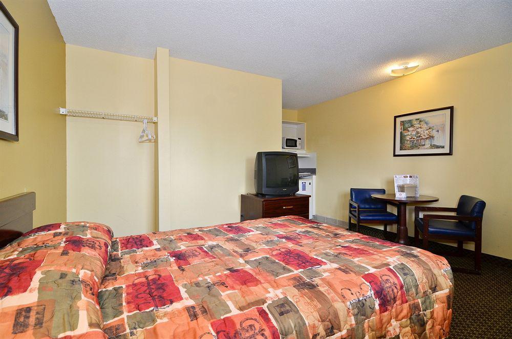 Suburban Studios Charlotte-Ballantyne Bagian luar foto