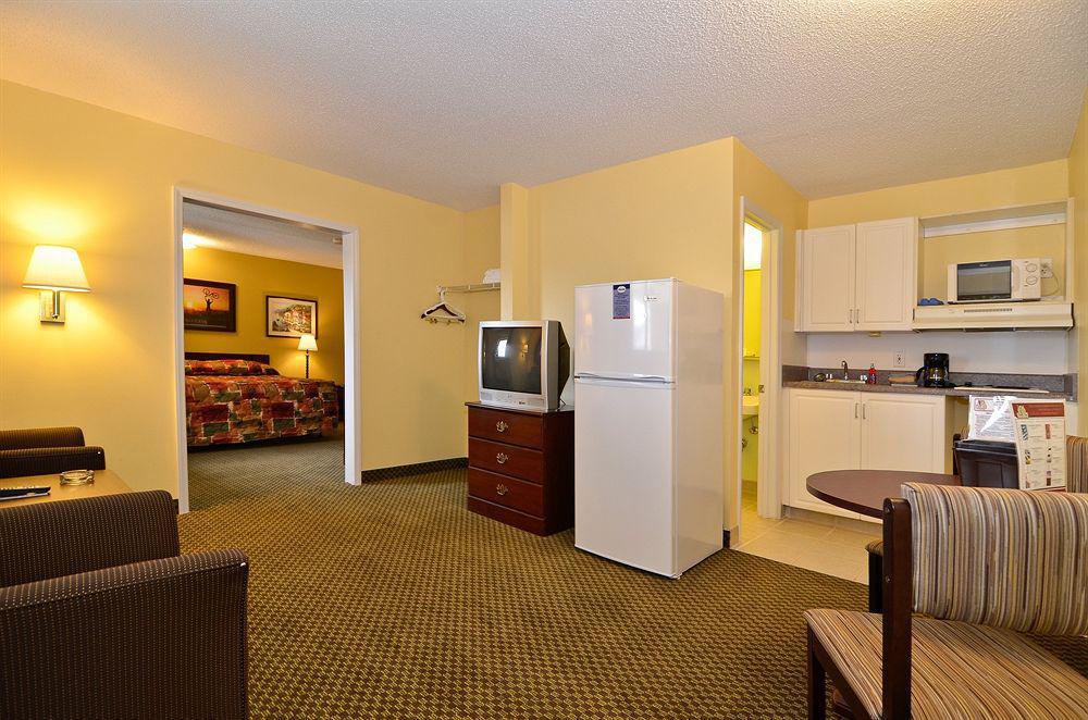 Suburban Studios Charlotte-Ballantyne Bagian luar foto